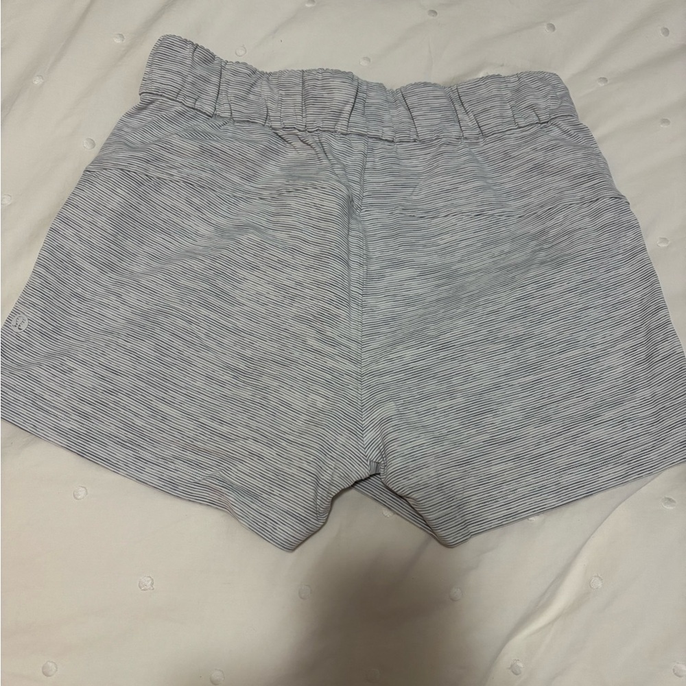 Lululemon Pace Rival 3.5” Inseem Drawstring Shorts - Picture 2 of 2